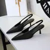 Sandálias de salto alto femininas da moda estilo europeu e americano com bico fino, corte em V raso, salto fino, confortáveis e sexy