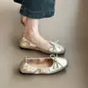 Temporada del Primer Encuentro: Zapatos de Ballet Planos Nuevos de Otoño con Lazo Suave, Zapatos Rojos Pequeños de Suela Blanda Poco Profunda Tipo Rollo de Huevo, Versátiles