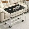 Mesa de cabeceira móvel e ajustável em altura, adequada para quartos, casas, estudantes, dormitórios e até como mesa de computador para pessoas preguiçosas.