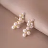 Pendientes Pequeños de Perlas Uva Estilo Lujo Ligero para Mujer, Pendientes Elegantes de Diseño Nicho, Nuevos Pendientes de Perla Populares 2026