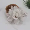 2025 Seis Hojas Cabeza de Flor Grande Sombrero de Flor Ropa de Flor Amazon Moda Europea y Americana Tela Brillante Pluma Flor Artificial 910
