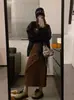 Vestido de Suspensório Marrom Tricotado Versátil de Caimento Ajustado para Outono e Inverno com Vestido que Marca a Cintura