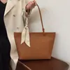 Bolsa de Palha Tecida Retrô de Nicho Feminina 2026 Nova Bolsa de Mão de Grande Capacidade Moda Versátil Bolsa de Ombro para o Dia a Dia