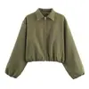 Ropa europea y americana para mujer transfronteriza, disponible en múltiples colores, con una chaqueta con cremallera de silueta holgada y cómoda, un diseño único y un cuello alto texturizado.