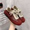 Zapatos casuales de mujer 2026 de otoño, versátiles, de caña baja, con cordones, suela gruesa, zapatillas de entrenamiento alemanas de moda, zapatillas deportivas