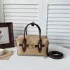 Bolsa de mão fosca estilo retrô francês para mulheres, bolsa de ombro transversal simples e versátil de couro macio para o início do outono de 2026