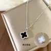 Collar de Trébol de Cuatro Hojas de Moda Nuevo Estilo para Mujer, Cadena Elegante y de Alta Gama para Clavícula de Concha de Doble Cara