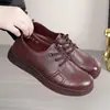 Venta Caliente Zapatos de Cuero con Suela Gruesa para Mujer 2026 Otoño Nuevos Casuales de Suela Blanda para Personas de Mediana Edad y Mayores Zapatos de Cuero Antideslizantes Zapatos para Madres Mujer
