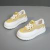 [Personalizado] Zapatos Blancos de Suela Gruesa Kt289 para Mujer 2025 Nuevos Primavera y Verano Calados Transpirables Casuales Versátiles Tenis Amarillos