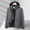 23516 # Jaqueta Masculina Primavera e Outono 2024 Nova Casual Tamanho Grande Top com Capuz Jaqueta Corta-vento e Impermeável Jaqueta Estilo Especial