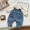 Conjunto de Duas Peças Estilo Coreano para Meninas Moda Outono 2026 Versátil Floral Camisa Boneca Macacão Jeans Conjunto Tendência