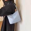 Bolsa de axilas feminina 2023 estilo coreano ins nova bolsa de mensageiro para estudante versátil simples casual ombro retrô pequena bolsa quadrada