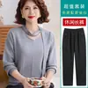 Elegante capa base de otoño para mujer, elegante y sofisticada, moderno suéter fino de punto con cintas fluidas, adecuado para mujeres de mediana edad y mayores