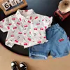 Conjunto de Roupa de Verão para Bebês Meninos, Conjunto de Duas Peças Tendência com Camisa Estilosa de Manga Curta e Shorts Jeans