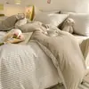 Conjunto de Roupa de Cama Simples Listrado Macio Algodão Lavado Quatro Peças Lençol Capa de Edredom Conjunto de Três Peças para Dormitório de Estudante