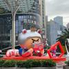Escultura de Fibra de Vidrio Personalizada por el Fabricante Mascota Tema IP Estatua de Check-In Escultura Icónica para Exhibición de Centro Comercial Adornos
