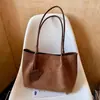 Bolso de Mano Retro de Gamuza Bolsa de Gran Capacidad para Mujer 2026 Nuevo Otoño para Viajar al Trabajo Bolso Grande de un Solo Hombro de Gama Alta