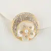 Broche Elegante de Liga Metálica com Pérolas e Cristais, com Decoração Floral, Broche Pin de Acessório para Roupas Estilo Chanel de Alta Qualidade