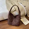 Bolsa Tote Estilo Preguiçoso Outono Inverno Estampa de Leopardo Retrô Nova Feminina Coreana de Nicho Grande Capacidade Casual Bolsa de Ombro Bolsa de Braço