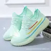 Zapatos deportivos Flyknit de inyección 2023 multicolor puntera redonda cordones frontales caña baja zapatos de estudiante ocio deportes correr viaje