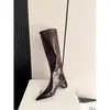 Primer encuentro Ji mujer madura dominante~Punta fina europea y americana tacón alto de 6.5cm muestra piernas largas botas de montar Otoño/Invierno 2026 botas largas