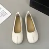 Sola Macia Estilo Mori Pé de Porco Sapatos de Salto Único Femininos 2026 Primavera Verão Novos Franceses Bico Redondo Sola Plana Senhora Sapatos Suaves de Feijão