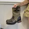 Nuevas botas de cowboy de corte bajo con punta redonda, estilo retro western, hebilla de cinturón, diseño de nicho, 2026, botas de moda de media caña para todas las estaciones, tacón versátil
