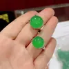 Anillo Redondo de Plata 925 Chapada con Calcedonia Verde Hielo Incrustada para Mujer, Estilo Elegante Anillo de Ágata Verde Esmeralda Jade Suministro en Vivo