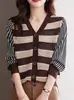 Falso Dos Piezas 2025 Otoño e Invierno Nuevo Estilo Cuello en V Elegante Cárdigan de Punto Prenda Exterior Suéter con Rayas para Mujer