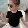 Nova Camiseta de Manga Curta de Seda Gelada Estilo Coreano para Meninas no Verão, Cor Sólida, Borda Plissada Estilosa, Top para Criança