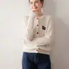 Novo Cardigan 100% Caxemira Pura Outono e Inverno 2025 Feminino Bordado Gola Redonda Moda Caxemira de Luxo Leve Jaqueta Solta