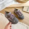 Tênis Esportivo Infantil 2026 Primavera/Outono Novo Estilo Moda Feminina com Laço Calçados Casuais Crianças Médias e Grandes Alunos do Ensino Fundamental Tênis Forrest Gump