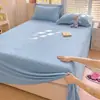Nuevo juego de sábanas de tres piezas de terciopelo de leche engrosado y forrado de felpa, hipoalergénico, de color liso, estilo minimalista, para uso doméstico, que proporciona calidez y suavidad
