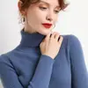 Suéter de cuello alto de temperamento simple para mujer otoño e invierno delgado corto pullover ajustado ropa interior base de lana tejido de punto de manga larga
