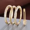 Anillo Abierto de Lujo Ligero en Tres Colores, Anillos para Pareja, Ajustable, Incrustado con Diamantes, Anillos de Moda y Personalizados para Hombres y Mujeres