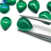 Esmeralda Forma de Pera Base Plana Verde Liso Nano Base Plana Cara Curva Gema Piedra Desnuda Forma de Pera Verde Piedra Desnuda Cara