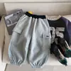 Pantalones de chándal de forro polar Kino de invierno para niños Ropa infantil Huzhou Zhili Estilo coreano para niños y niñas Pantalones casuales engrosados Versátiles Pantalones largos