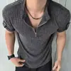 Estilo Old Money Sudadera con Media Cremallera de Manga Corta para Hombre Verano Delgada Ajustada Transpirable Estilo Americano Camisa Polo Camiseta Top Rayado para Hombre