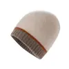 Chapéu de tricô de cashmere em bloco de três cores estilo coreano para mulheres, com abas para as orelhas, quente e grosso, versátil