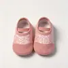Calcetines de Piso de Terciopelo Grueso para Niños de Otoño e Invierno Antideslizantes Cálidos Zapatos para Gatear Bebé Reforzados Niños y Niñas Dibujos Animados Graffiti Zapatos de Piso