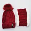 Otoño e invierno Nuevo con terciopelo acolchado logo de letra B bola de lana gorro de lana tejido bufanda traje cálido de dos piezas para mujer