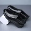 Zapatos de Moda para Protección Laboral Zapatos de Chef para Hombre 2026 Nuevo Verano Impermeables Antideslizantes Resistentes a Manchas Zapatos de Cuero Trabajo Casual Moda Británica