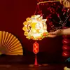 Durante o Festival do Meio Outono, crie uma atmosfera calorosa e aconchegante com lanternas artesanais DIY para uma experiência em família.. Estas novas lanternas portáteis são perfeitas para iluminar o céu noturno.