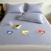 Dibujo Animado Perro Azul Waffe Set de Tres Piezas Esterilla de Seda Helada Gorro de Cama Esterilla con Bordado para Aire Acondicionado Lavable a Máquina Plegable