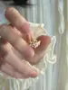 Set de Anillos de Ala con Incrustaciones de Diamantes en Forma de Corazón Rosa de Lujo para Parejas, Anillos Versátiles Dulces y a la Moda