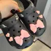 Especial transfronterizo para lindos zapatos de contraste rosa negro con lazo y agujero de corazón zapatos Y2K niñas zapatillas con hebilla decorativa