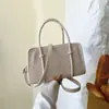 Bolso de axila moderno y único, elegante bolso cuadrado pequeño de patrón tejido liso, moderno y simple para el trabajo, los desplazamientos y el uso casual, bolso de hombro