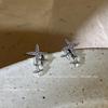 Brincos de quatro estrelas Awn de diamantes legais e doces para mulheres em brincos de temperamento de design sofisticado e moderno de nicho, brincos populares online