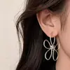 Colección de Pendientes de Flor Hueca con Diseño Exagerado Único Europeo y Americano en Varios Tamaños, Pendientes Versátiles para Mujer de Personalidad Vintage de Lujo Ligero