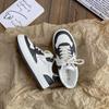 Zapatillas Deportivas Mujer Primavera y Otoño Nuevos Zapatos Rojos Blancos Mujer Suela Gruesa Explosiones Combinan con Todo Casual Cuero Transpirable Zapatillas